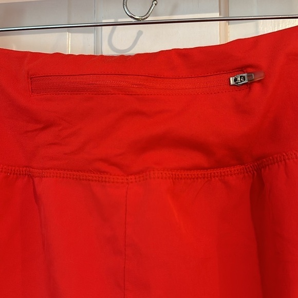 Lightly used champion athletic shorts size extra large. - Picture 4 of 6